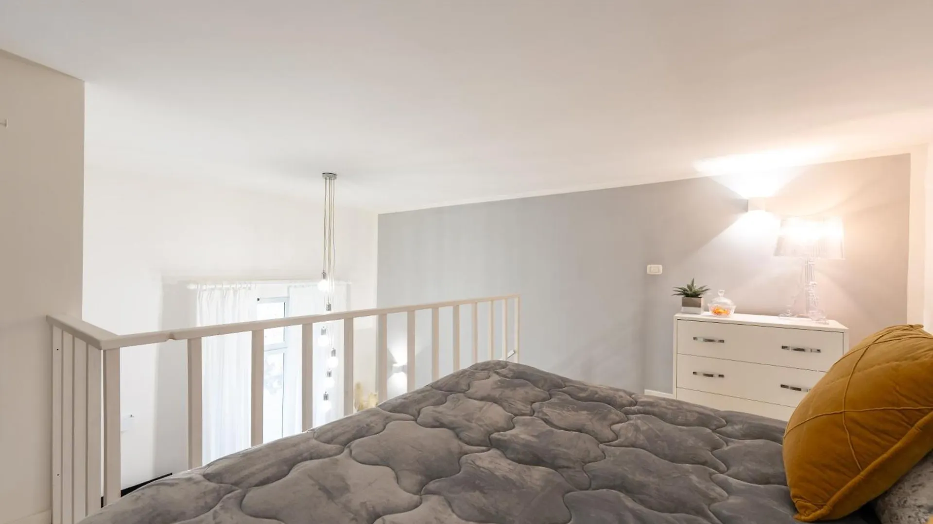 Apartment Appartamento Via Toledo 55 - Palazzo Della Porta Naples